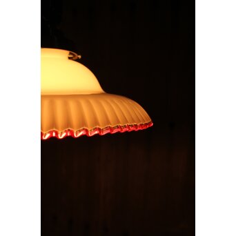 乳白地赤縁 ベル型ひらひら電笠　A030 