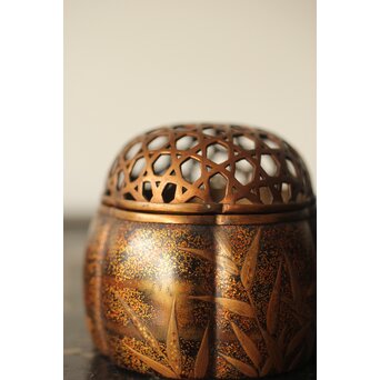 阿古陀型 千鳥蒔絵小型香炉　Q304 