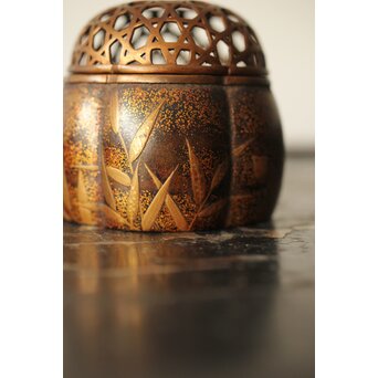 阿古陀型 千鳥蒔絵小型香炉　Q304 