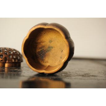 阿古陀型 千鳥蒔絵小型香炉　Q304 