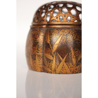 阿古陀型 千鳥蒔絵小型香炉　Q304 