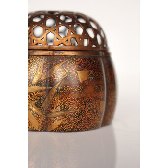 阿古陀型 千鳥蒔絵小型香炉　Q304 