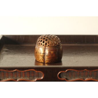 阿古陀型 千鳥蒔絵小型香炉　Q304 