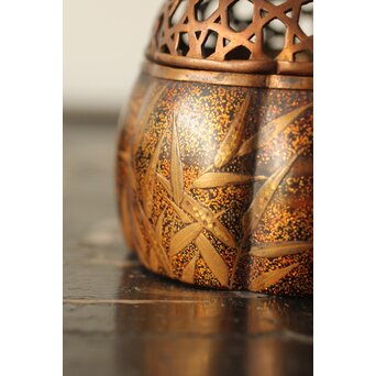 阿古陀型 千鳥蒔絵小型香炉　Q304 