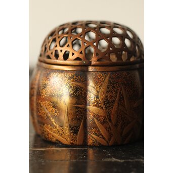 阿古陀型 千鳥蒔絵小型香炉　Q304 