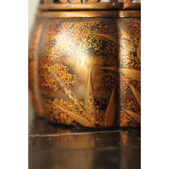 阿古陀型 千鳥蒔絵小型香炉　Q304 