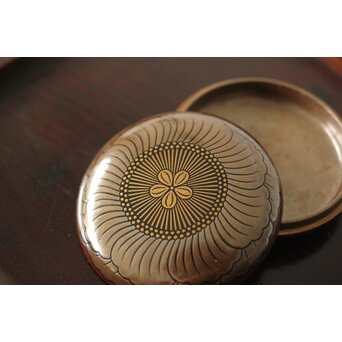 保谷美成 花王文香合　Q305 