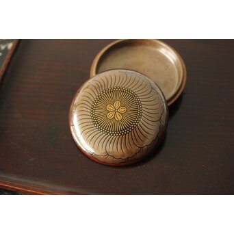 保谷美成 花王文香合　Q305 