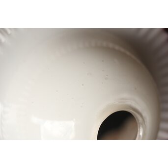 乳白地赤縁 ベル型ひらひら電笠　A034 