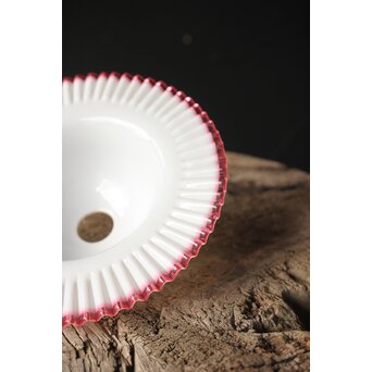 乳白地赤縁 ベル型ひらひら電笠　A034 