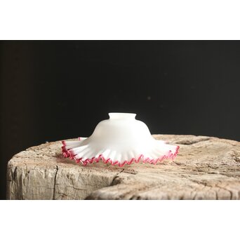 乳白地赤縁 ひらひら電笠　A036