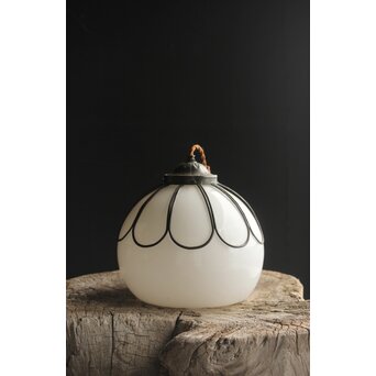 菊型の鉄装飾電笠　A037