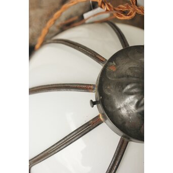 菊型の鉄装飾電笠　A037 