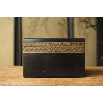 芭蕉葉に人物 紗綾蒔絵茶箱　Q307 