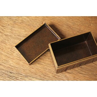 芭蕉葉に人物 紗綾蒔絵茶箱　Q307 