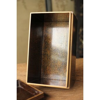 芭蕉葉に人物 紗綾蒔絵茶箱　Q307 