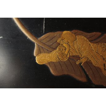 芭蕉葉に人物 紗綾蒔絵茶箱　Q307 