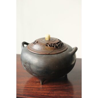 明清銅器写 鼎式三足 双耳古銅香炉 唐木蓋と台座　M327 