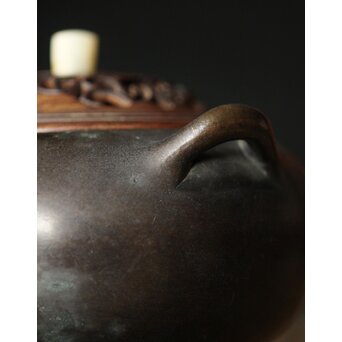 明清銅器写 鼎式三足 双耳古銅香炉 唐木蓋と台座　M327 