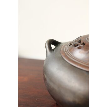 明清銅器写 鼎式三足 双耳古銅香炉 唐木蓋と台座　M327 