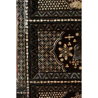 南蛮漆芸意匠 鉄地銀象嵌装飾 螺鈿漢詩山水図 整理棚　Q311 