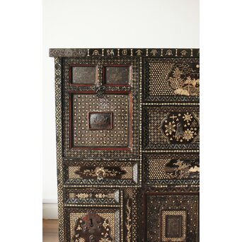 南蛮漆芸意匠 鉄地銀象嵌装飾 螺鈿漢詩山水図 整理棚　Q311 