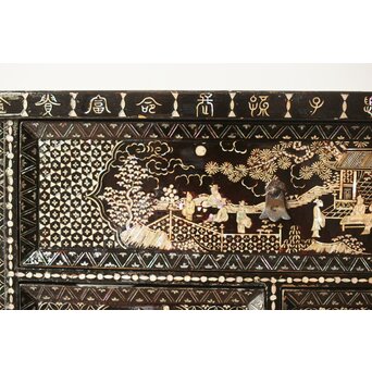 南蛮漆芸意匠 鉄地銀象嵌装飾 螺鈿漢詩山水図 整理棚　Q311 