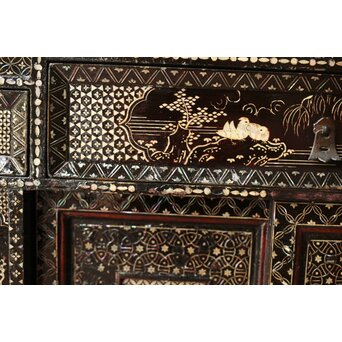 南蛮漆芸意匠 鉄地銀象嵌装飾 螺鈿漢詩山水図 整理棚　Q311 