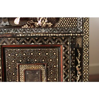 南蛮漆芸意匠 鉄地銀象嵌装飾 螺鈿漢詩山水図 整理棚　Q311 