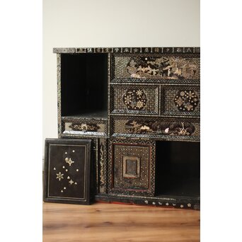 南蛮漆芸意匠 鉄地銀象嵌装飾 螺鈿漢詩山水図 整理棚　Q311 