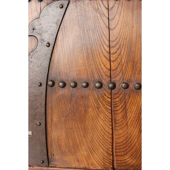 鋲尽の欅板蔵戸　W080 