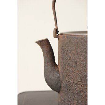 雲龍紋釜写 筒型鉄瓶　M343 