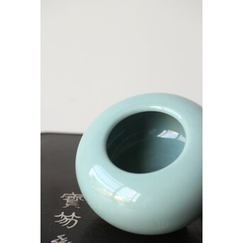 陽山作 青磁銀火屋三足香炉　P362 