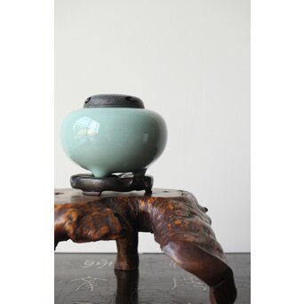 陽山作 青磁銀火屋三足香炉　P362 