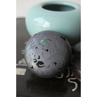 陽山作 青磁銀火屋三足香炉　P362 