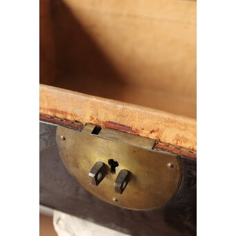 朝鮮工芸 革粧箱/かくしょうばこ　Q317 