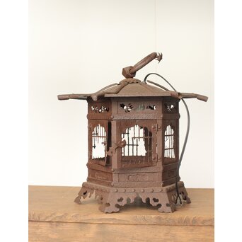 鉄 蝉灯籠　A052 