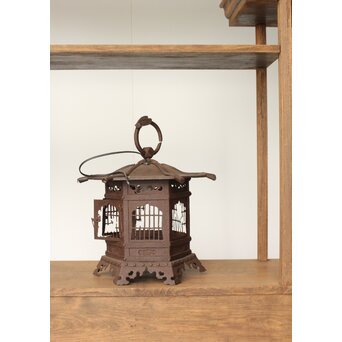 鉄 蝉灯籠　A052