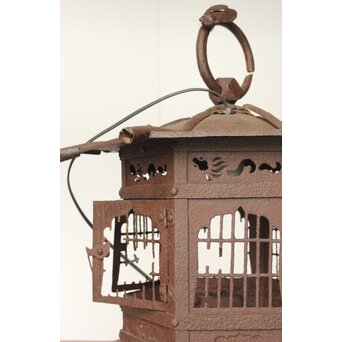 鉄 蝉灯籠　A052 