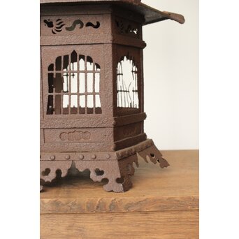 鉄 蝉灯籠　A052 