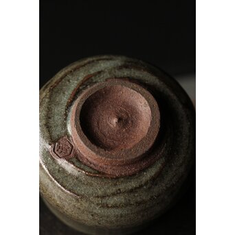 清水六兵衛 菊桐紋 絵唐津茶碗  藪内節庵敷箱  　P368 