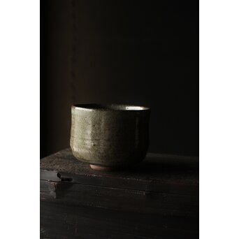 清水六兵衛 菊桐紋 絵唐津茶碗  藪内節庵敷箱  　P368 