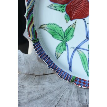 師 富本憲吉 斎藤陶斎/三郎【色絵輪花 紅蜀葵文飾皿】 P377 