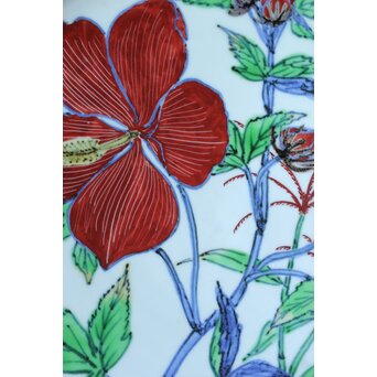 師 富本憲吉 斎藤陶斎/三郎【色絵輪花 紅蜀葵文飾皿】 P377 