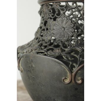 原田峯雲 菊唐草透かし銅花瓶　M349 