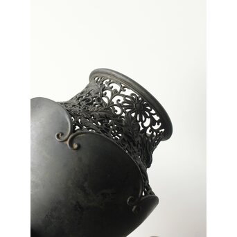 原田峯雲 菊唐草透かし銅花瓶　M349 