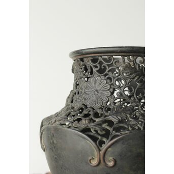 原田峯雲 菊唐草透かし銅花瓶　M349 