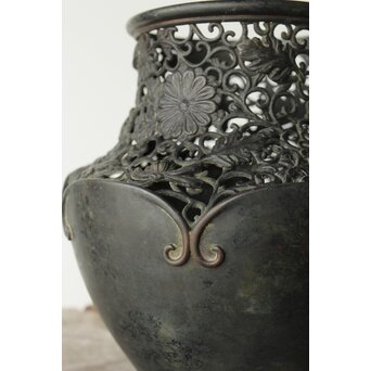 原田峯雲 菊唐草透かし銅花瓶　M349 