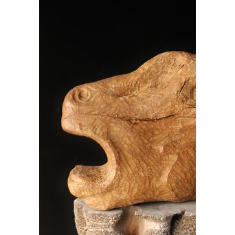 恐竜か 駱駝か 木彫オブジェ　X399 