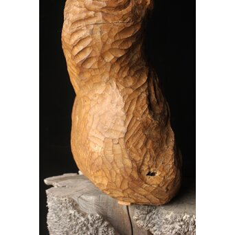 恐竜か 駱駝か 木彫オブジェ　X399 